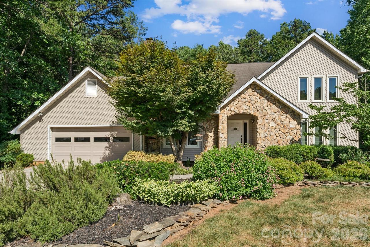 7935 Altacrest Dr., Concord, NC 28027