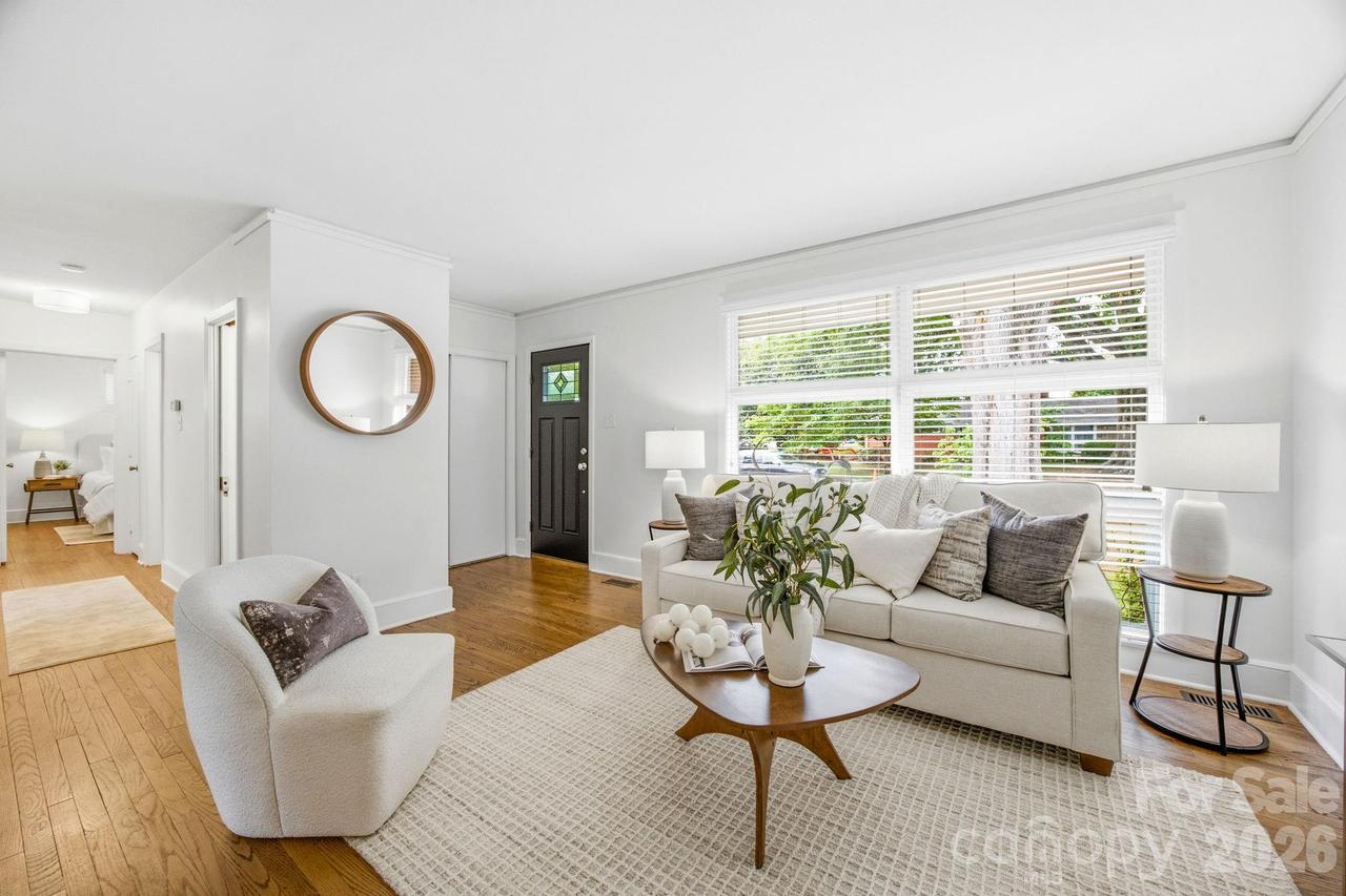 4500 Woodlark Ln., Charlotte, NC 28211