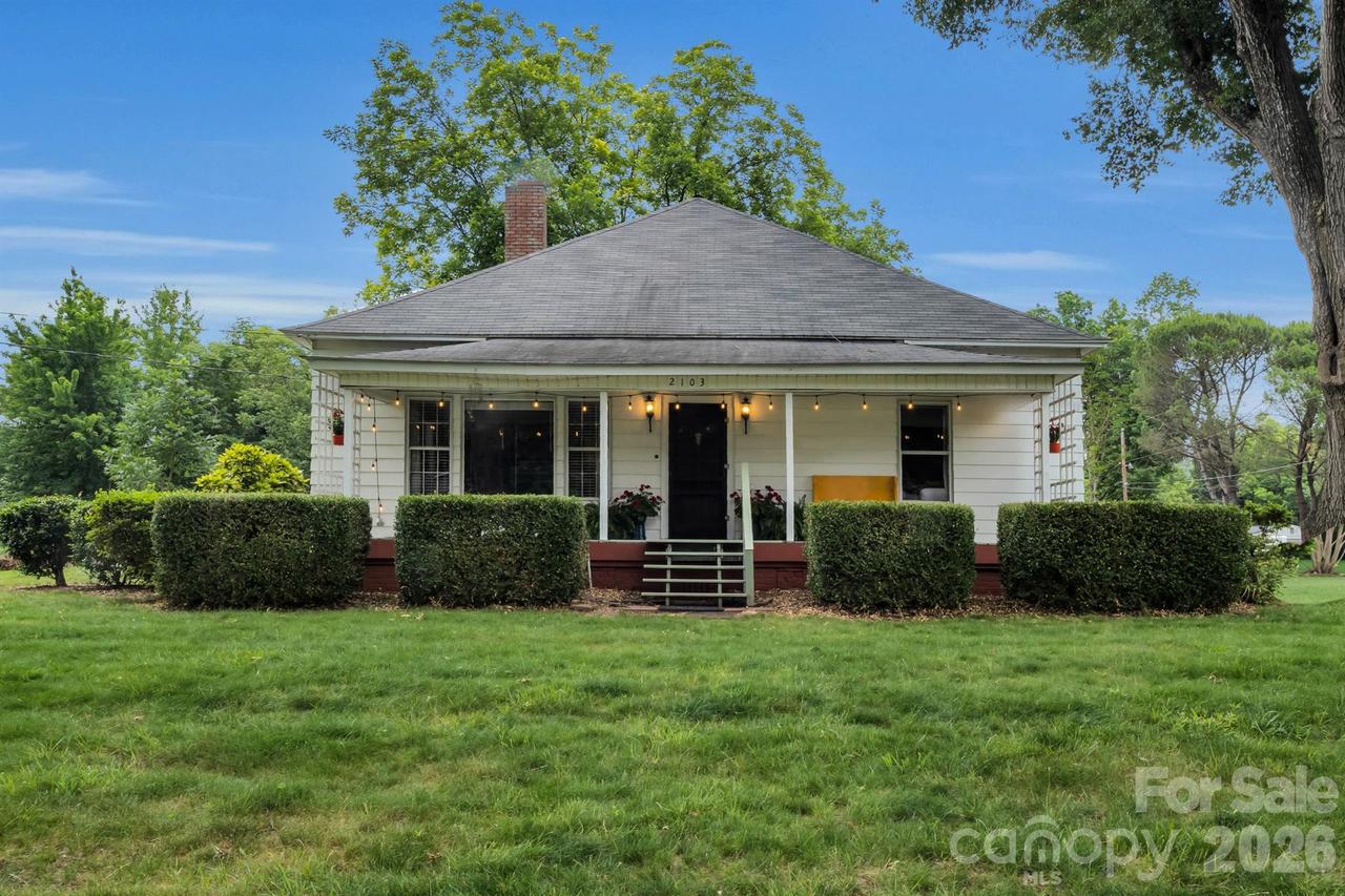 2103 N Thomas Ave., Newton, NC 28658