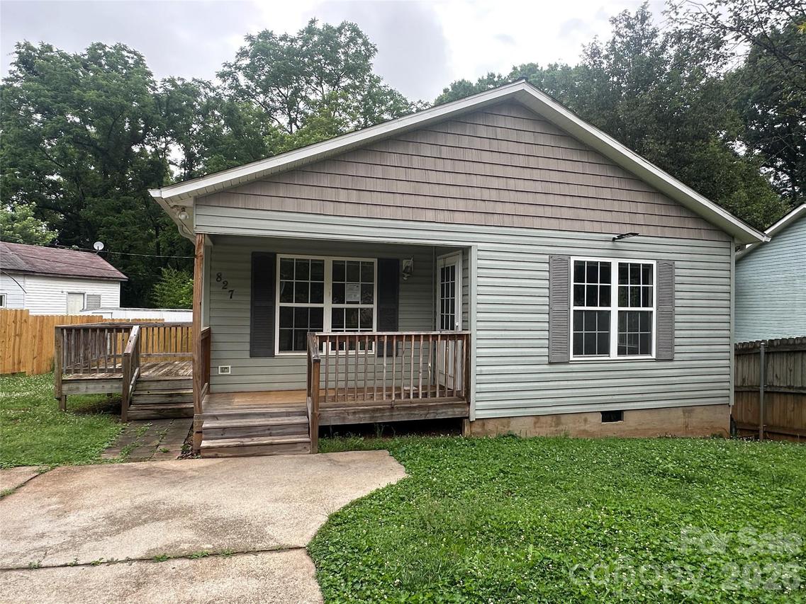 827 E 9th St., Newton, NC 28658