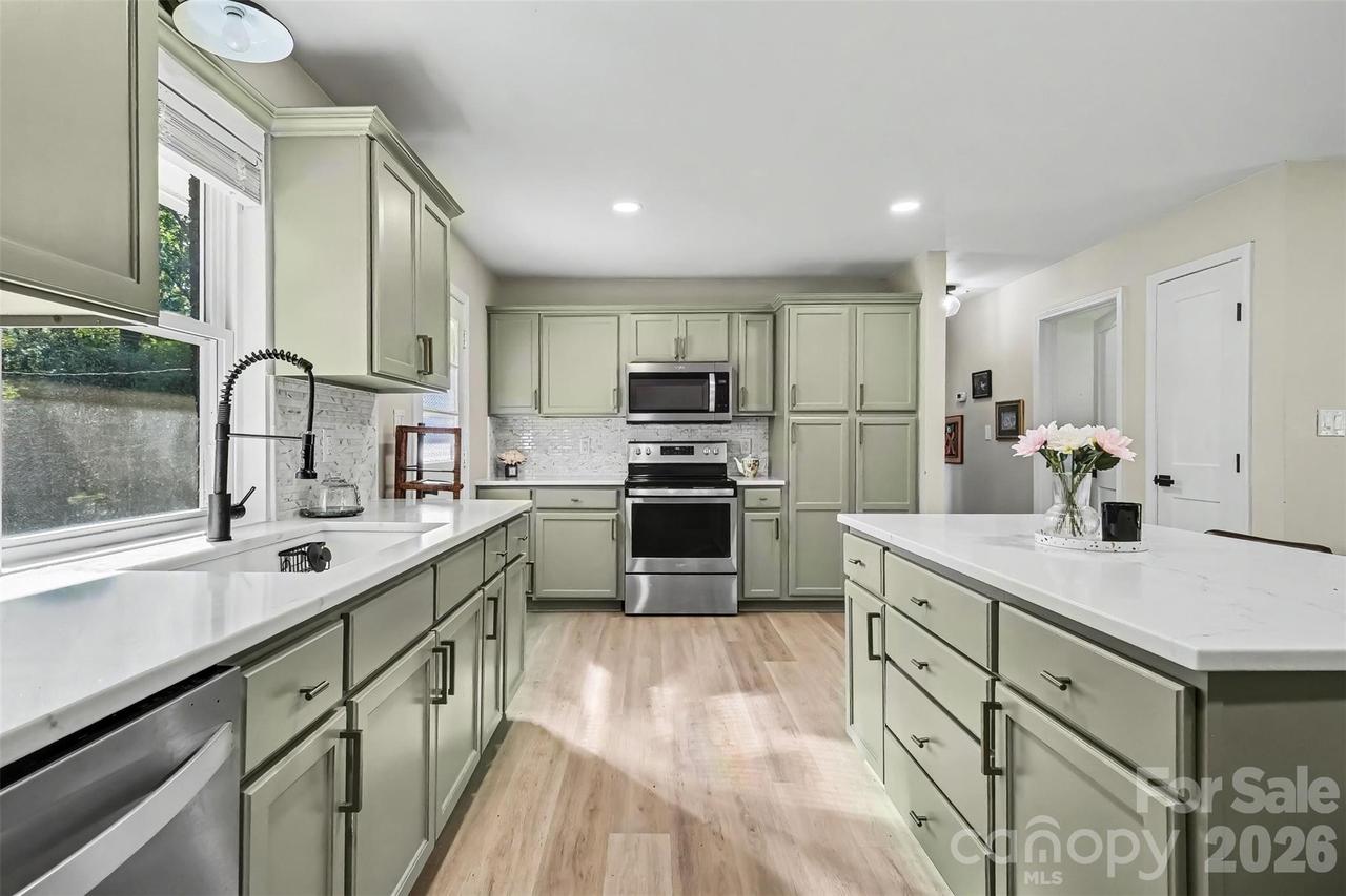 4023 Strangford Ave., Charlotte, NC 28215