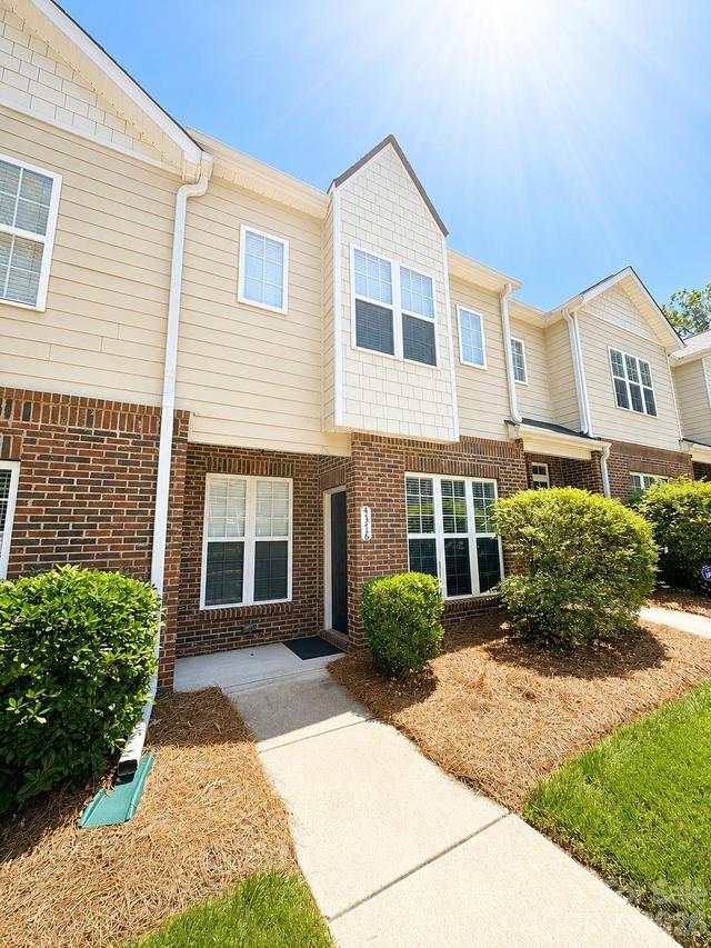 4376 Yoruk Forest Ln., Charlotte, NC 28211