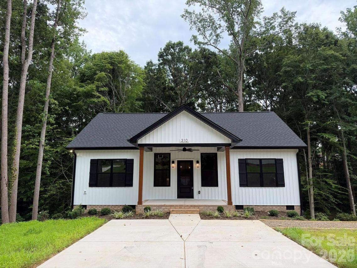 310 Willow St., Stanley, NC 28164