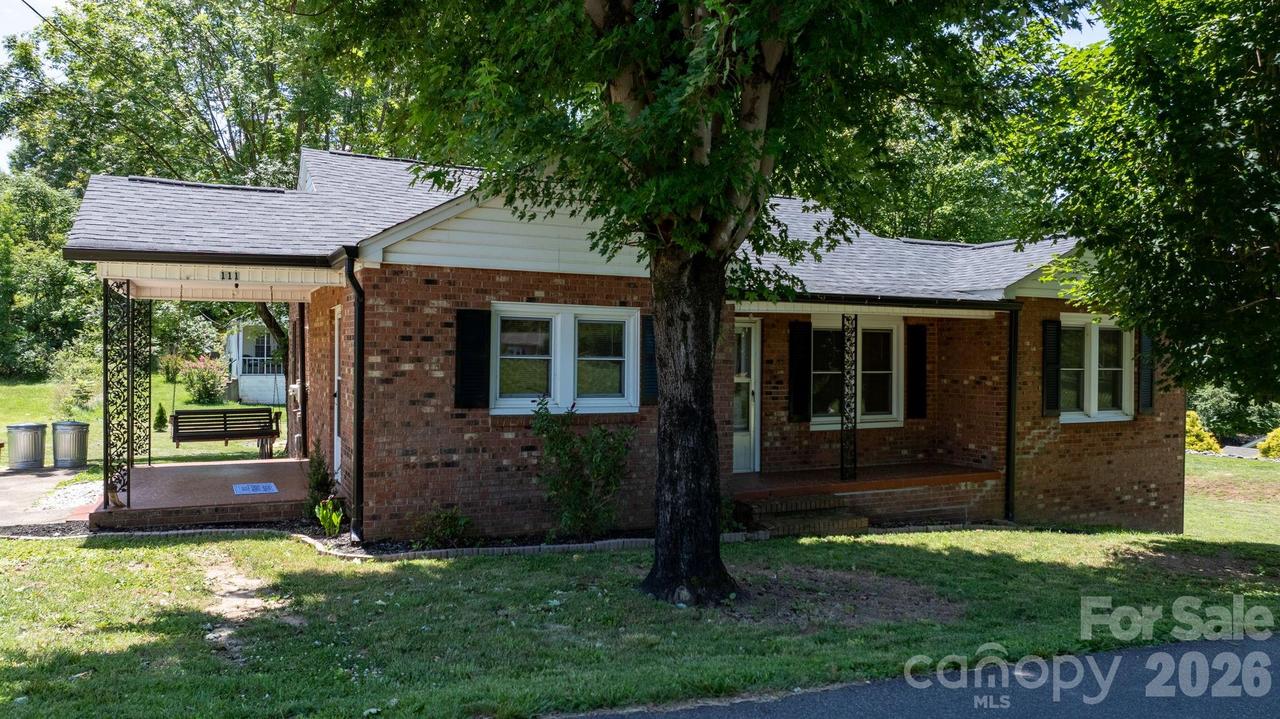 111 Cross Memorial Ave., Morganton, NC 28655
