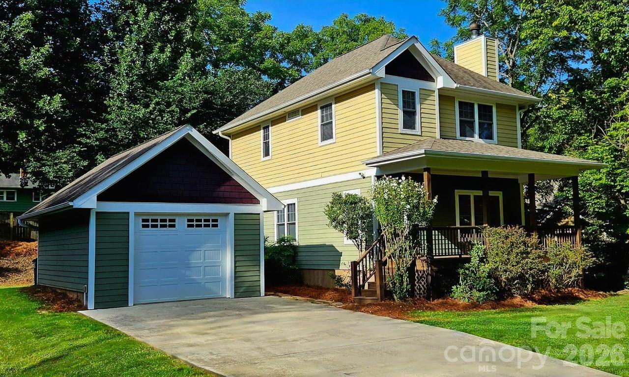 17 Lamar Ave., Asheville, NC 28803