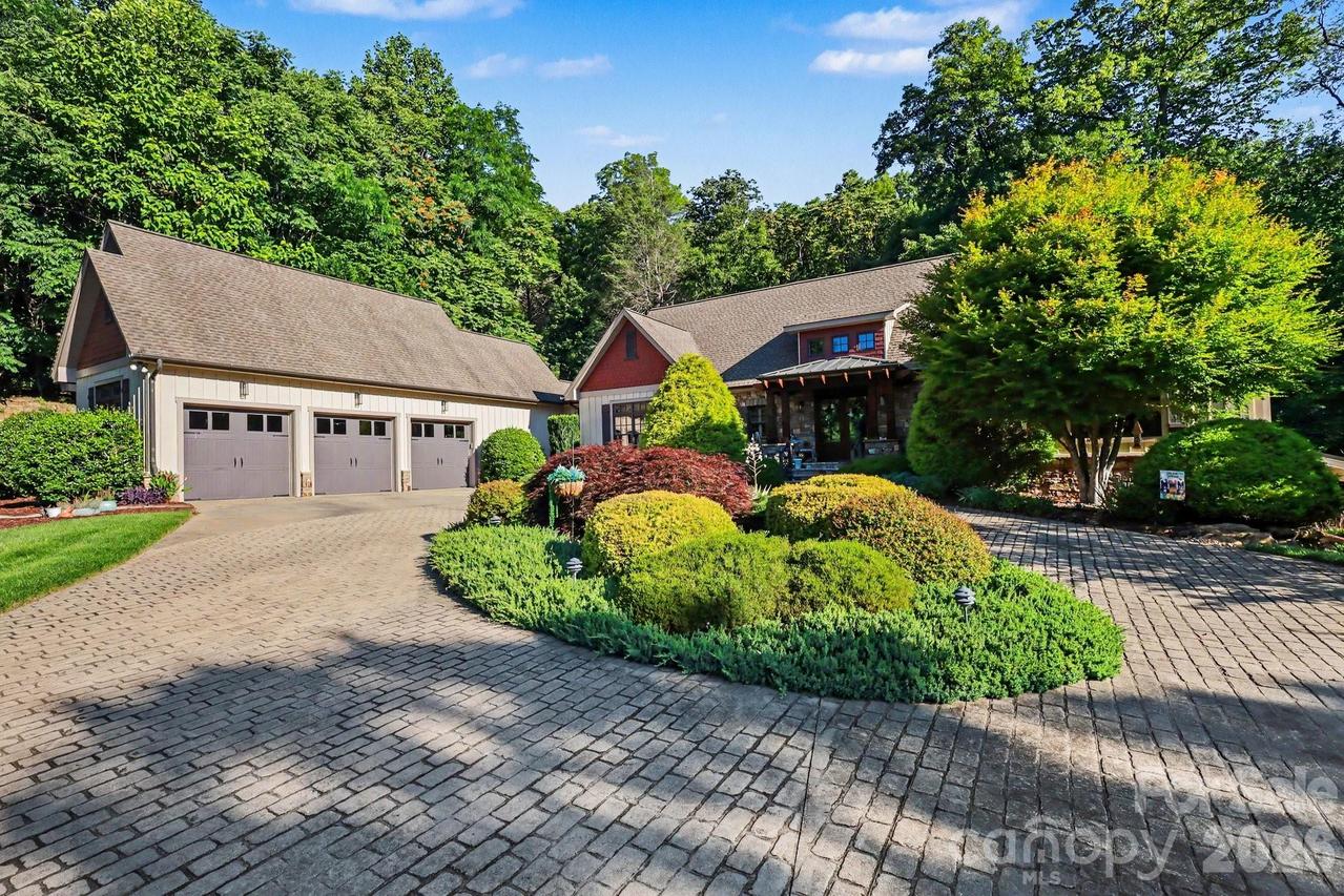 2554 Deep Gap Farm Rd., Mill Spring, NC 28756