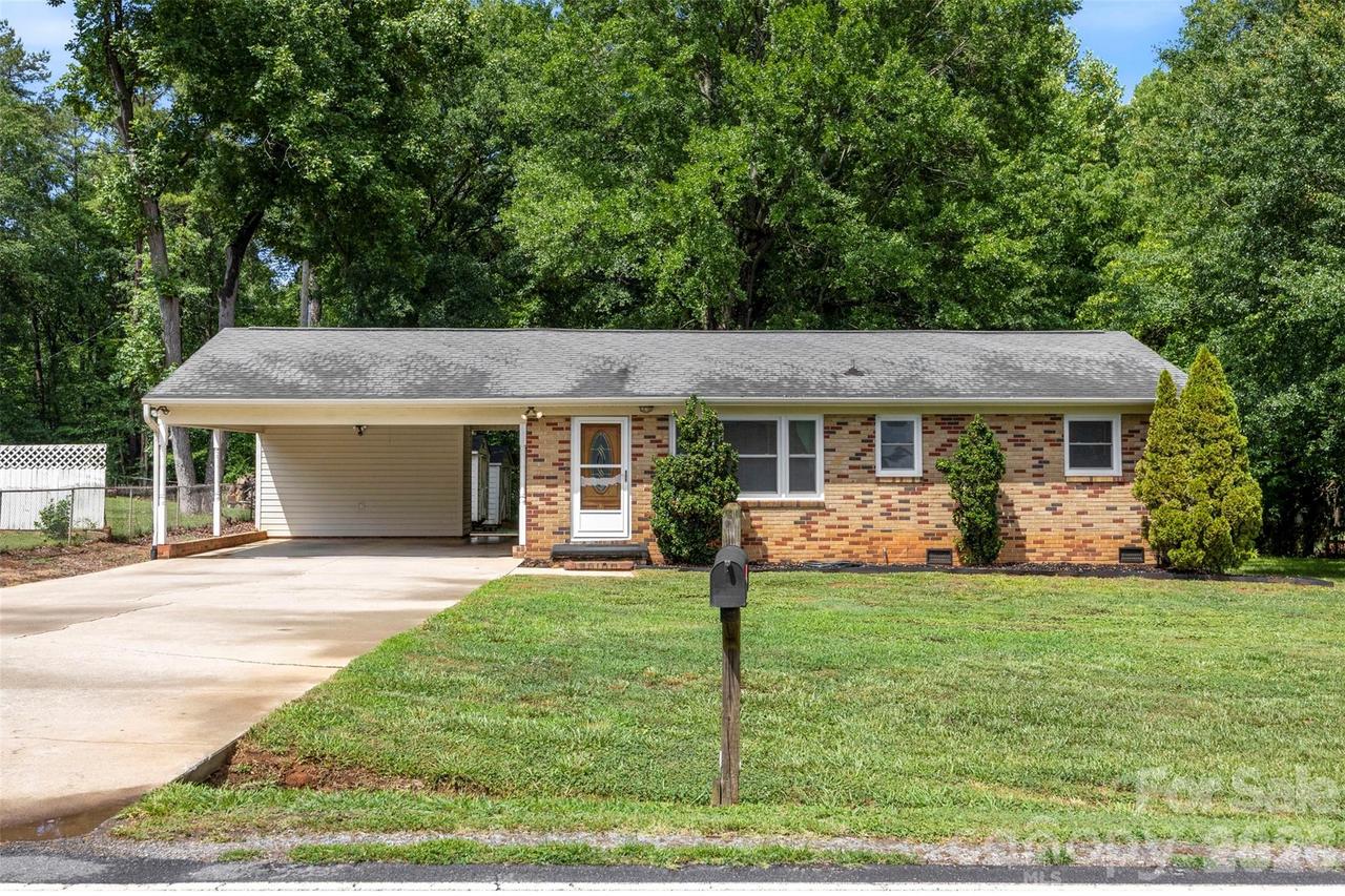 644 Dallas Spencer Mountain Rd., Dallas, NC 28034