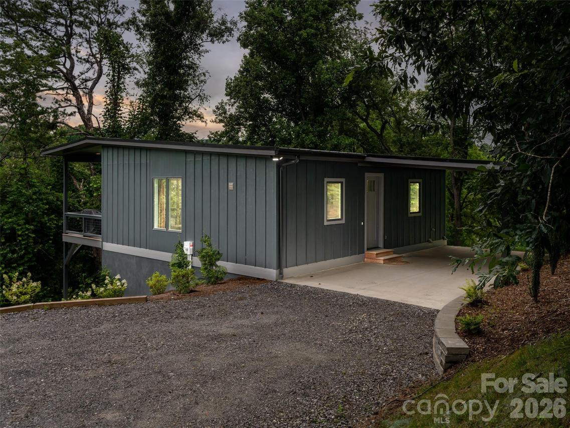 20 Cane Creek Ln., Fairview, NC 28730
