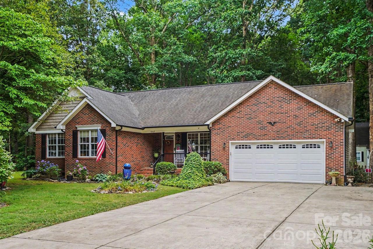 6007 Charlton Oaks Dr., Waxhaw, NC 28173