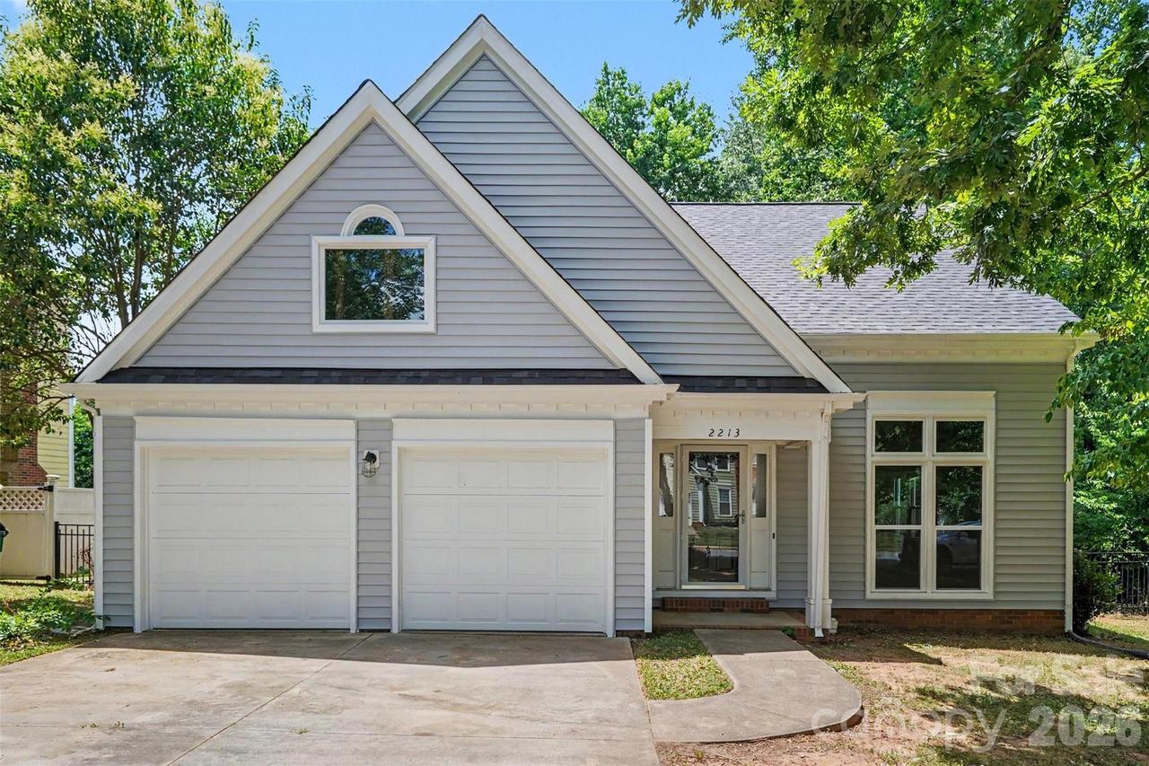 2213 Century Oaks Ln., Charlotte, NC 28262