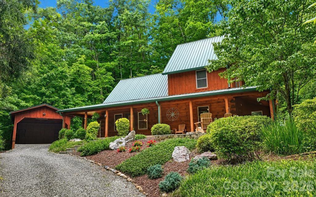 1026 High Top Mountain Rd., Whittier, NC 28789