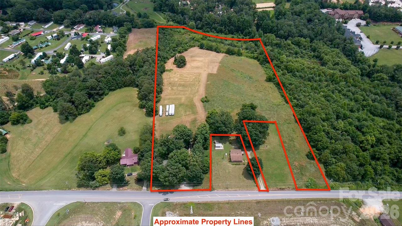 412 Mcmurray Rd., Flat Rock, NC 28731