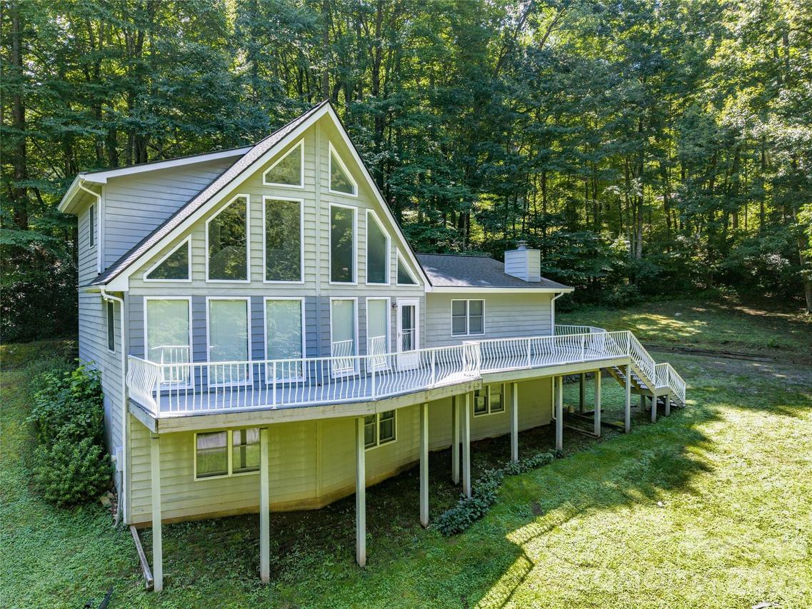 101 Friar Tuck Ln., Maggie Valley, NC 28751