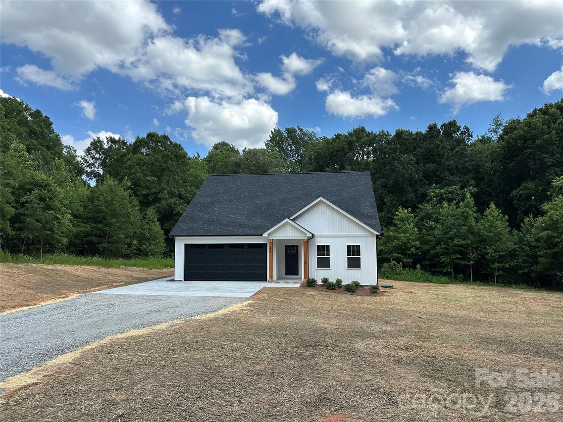 907 Orangewood St., Kannapolis, NC 28081