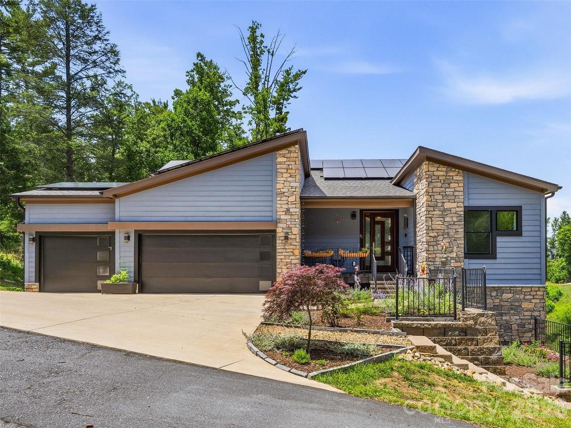 11 Timber Hill Dr., Leicester, NC 28748