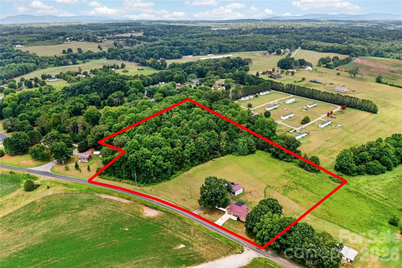 1316 Drumstand Rd., Stony Point, NC 28678