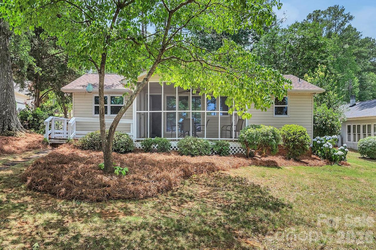 49294 Wood Land Dr., Norwood, NC 28128