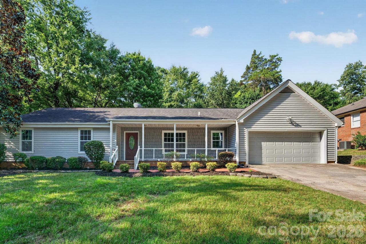 3909 Carmel Forest Dr., Charlotte, NC 28226
