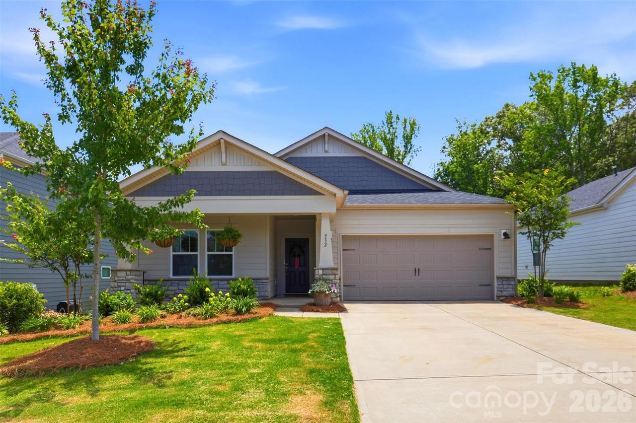 932 Rachel Anne Dr., Belmont, NC 28012