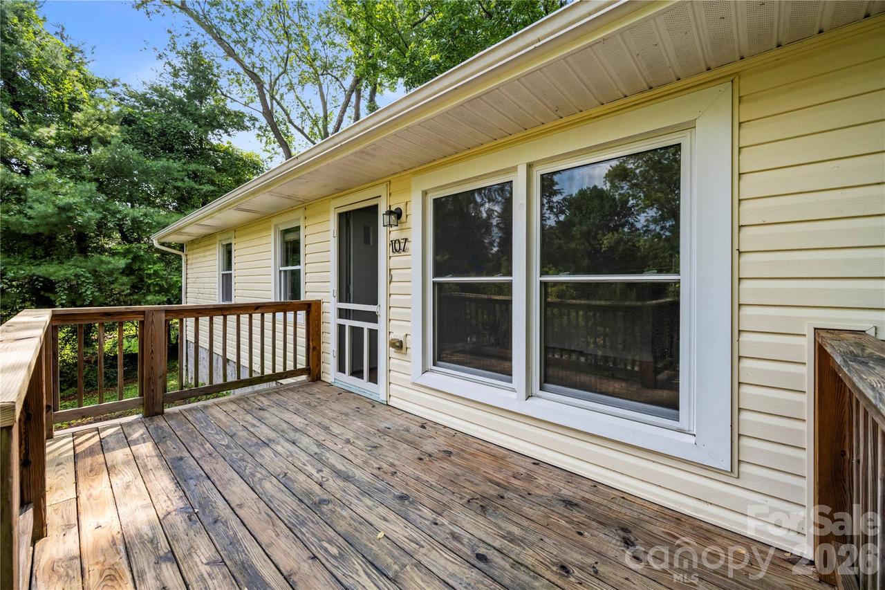 107 Wilshire Dr., Asheville, NC 28806