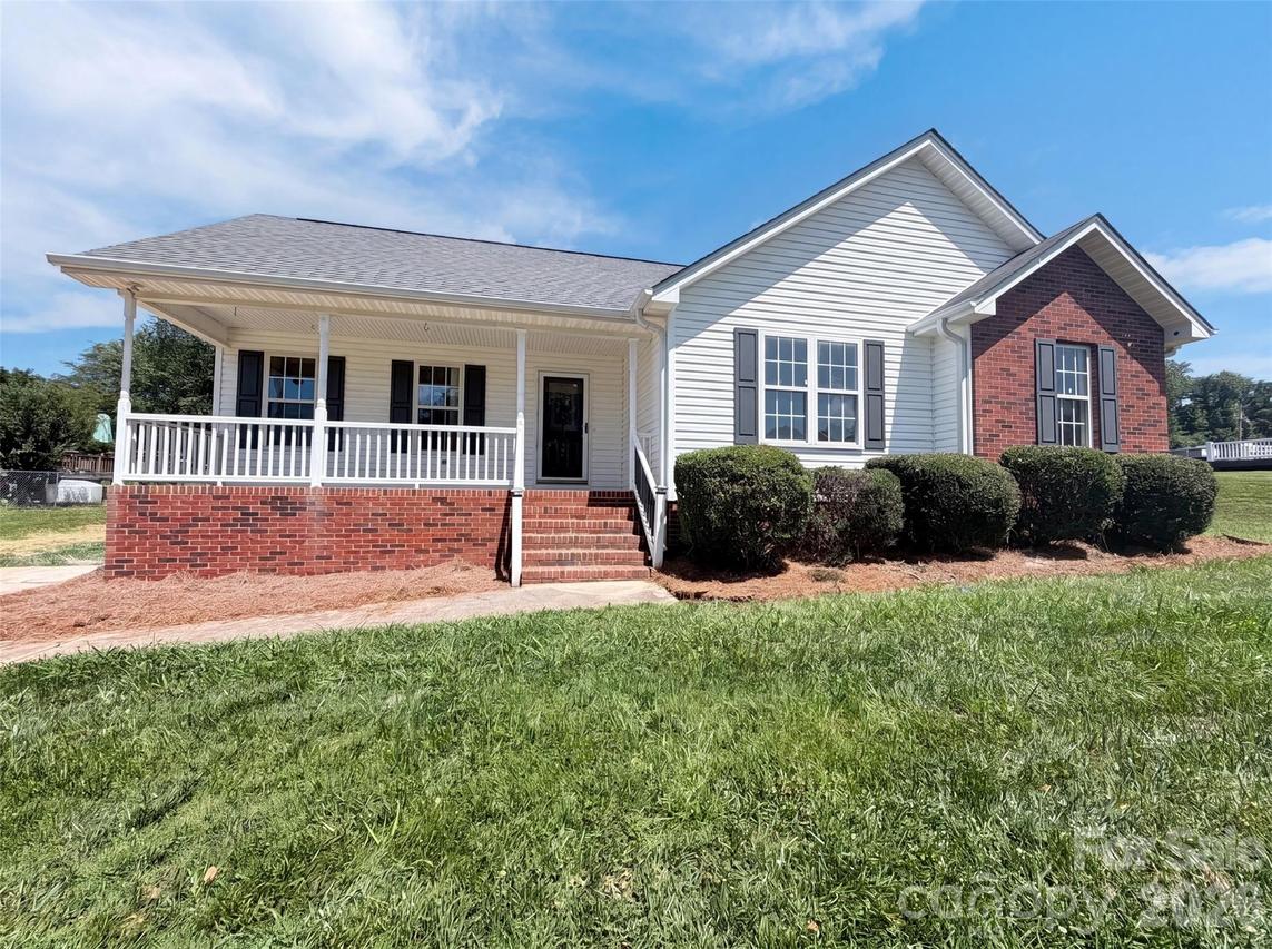 1011 Meagan Ct., Bessemer City, NC 28016