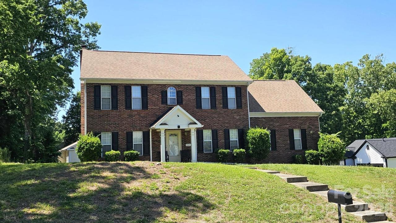 2425 Katherine Kiker Rd., Charlotte, NC 28213