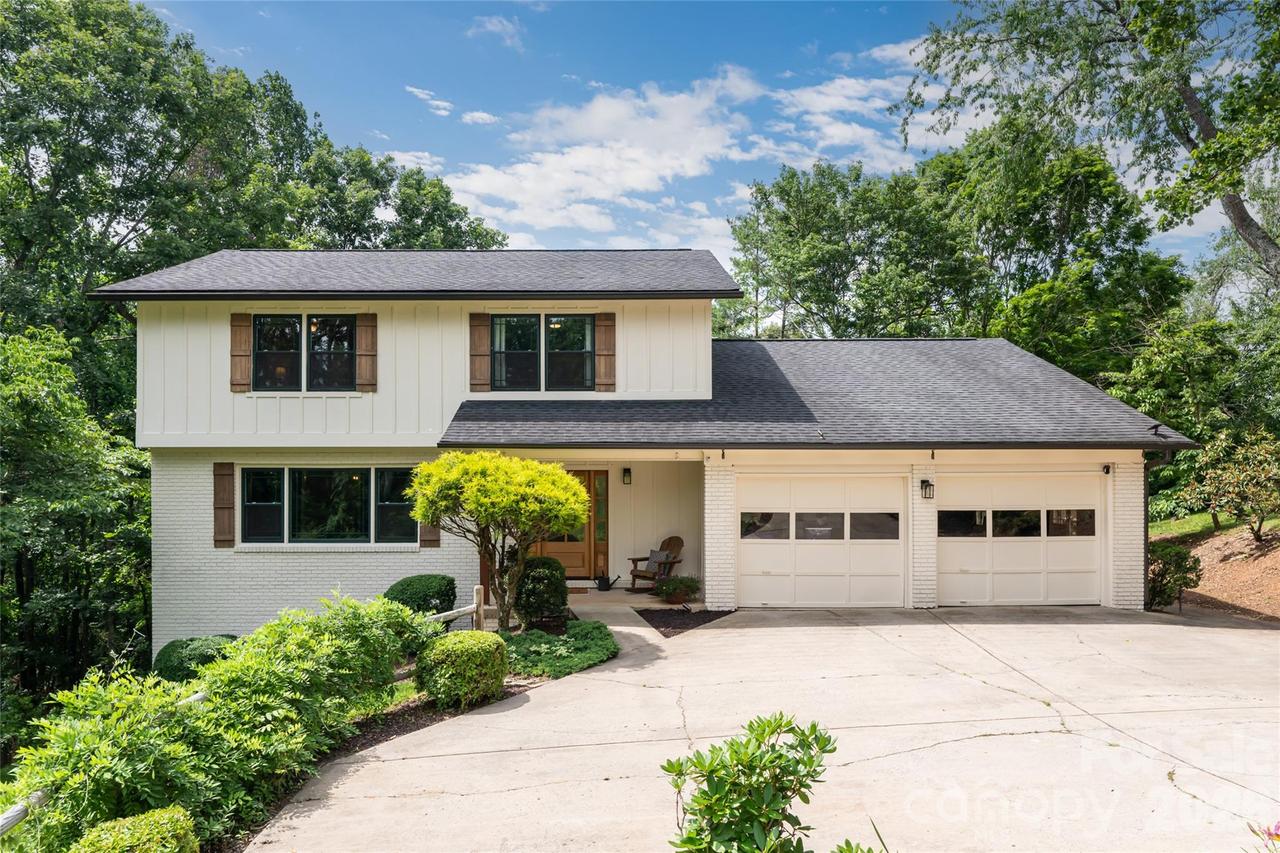 24 Audubon Dr., Asheville, NC 28804