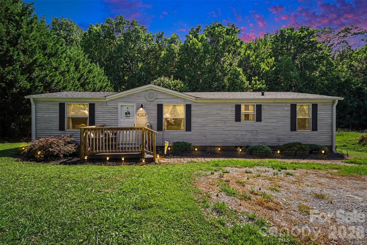 504 Mountain Meadows Dr. #55, Bessemer City, NC 28016