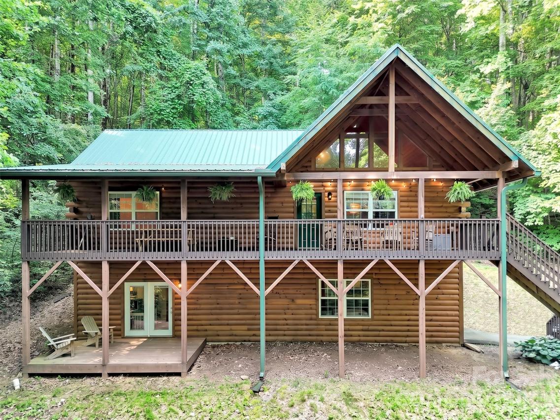 49 Brandywine Rd., Waynesville, NC 28786