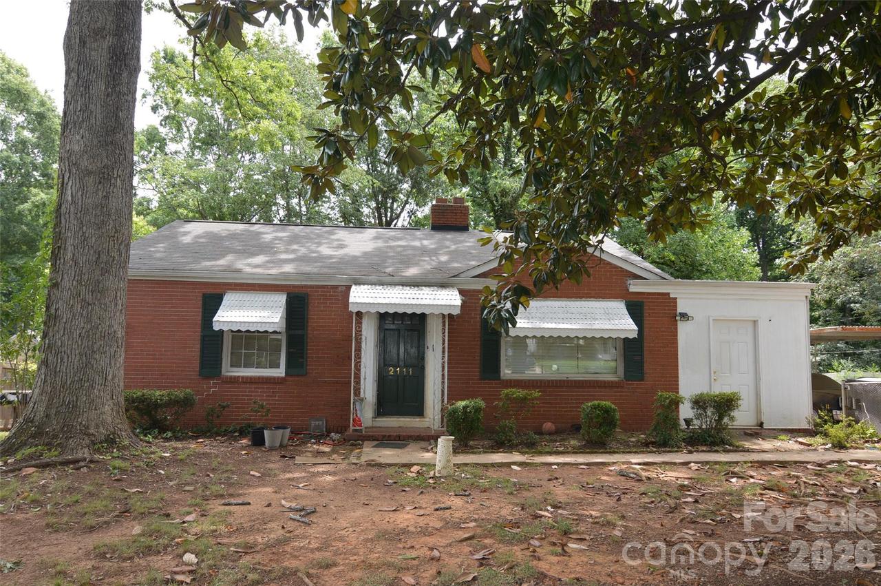 2111 Dickens Ave., Charlotte, NC 28208