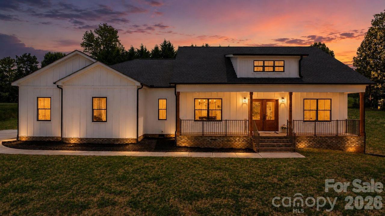 1265 Misty Ln., Hickory, NC 28601