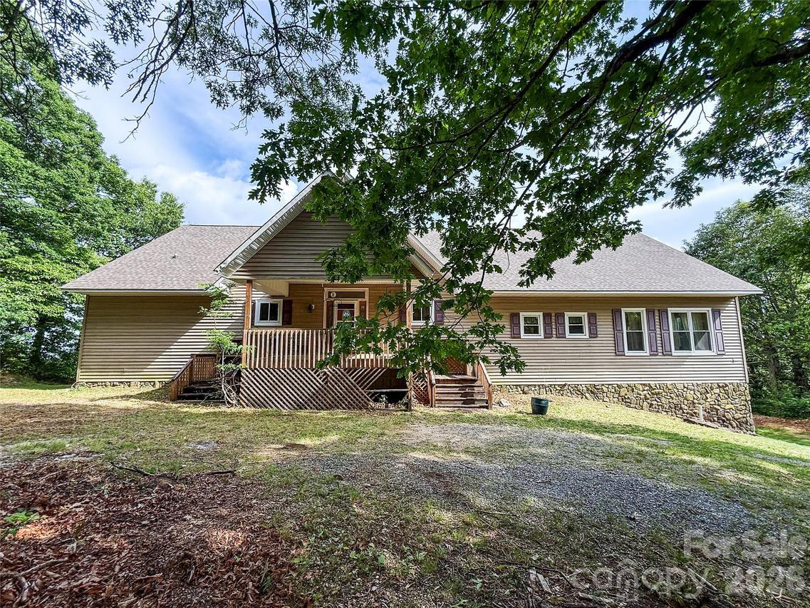 386 Arrowhead Tr., Columbus, NC 28722