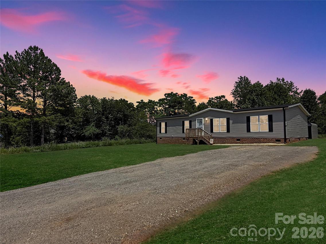 206 Fairchase Cir., Stony Point, NC 28678