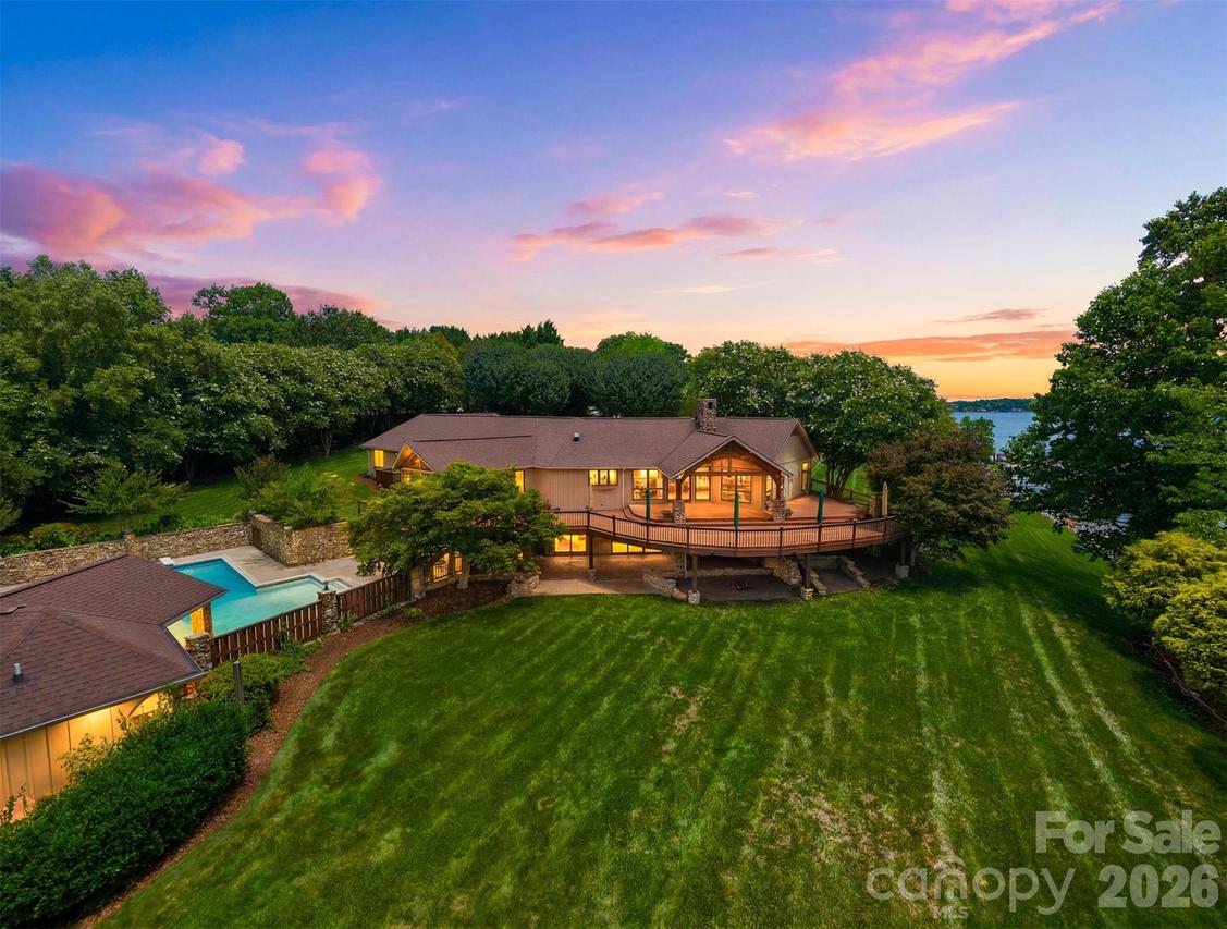 48 Drum And Hammer Dr., Taylorsville, NC 28681