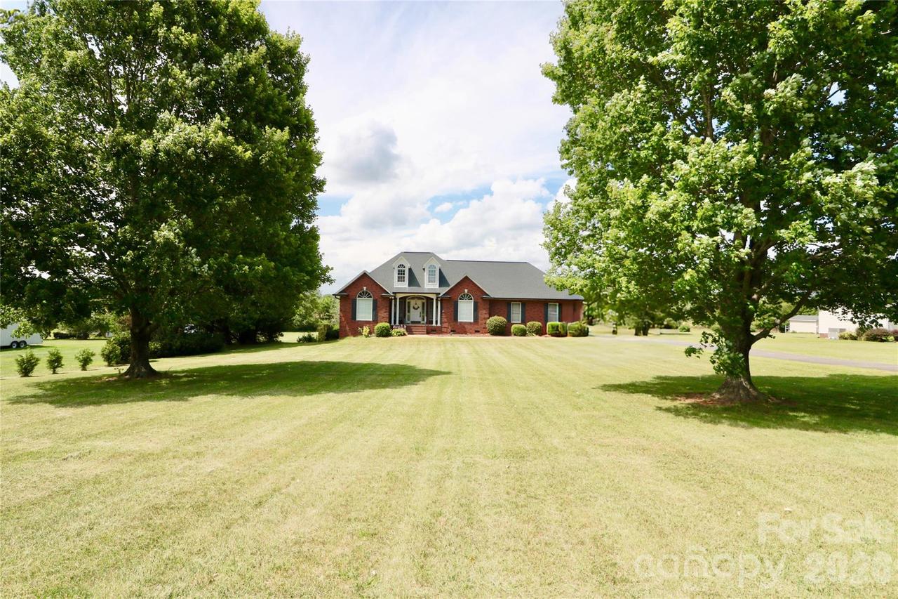 349 Murdock Rd., Troutman, NC 28166