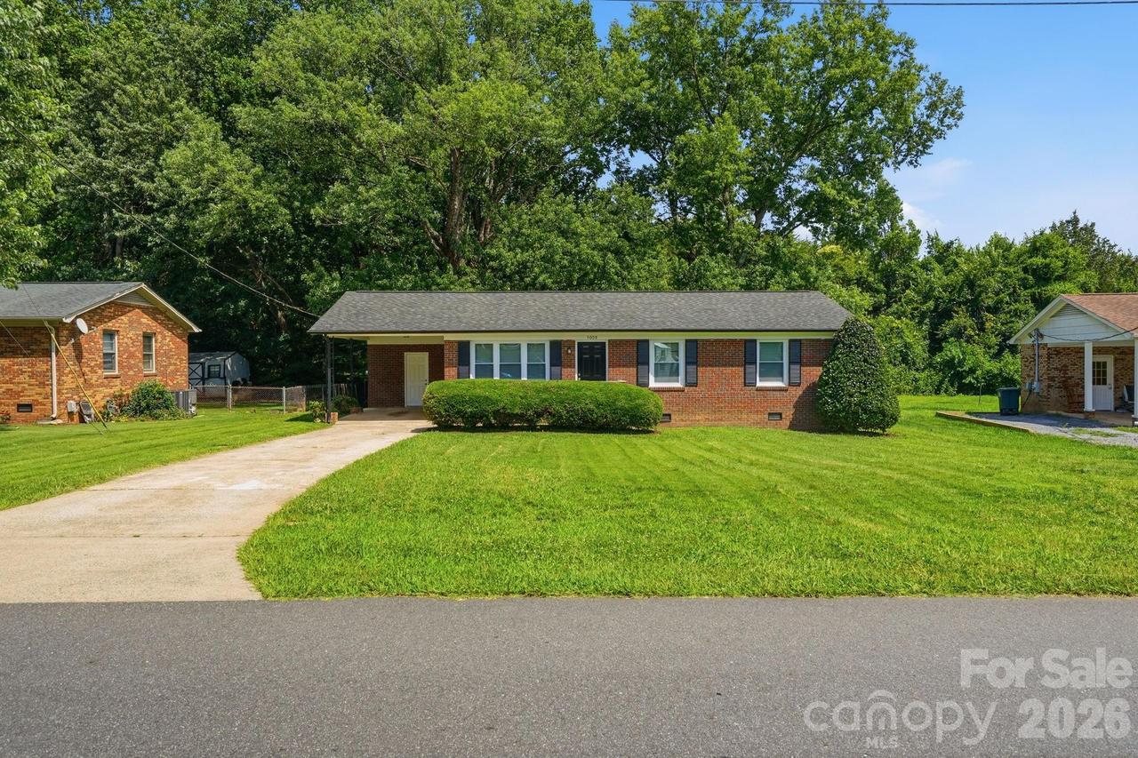 5008 Sea Oates Ln., Bessemer City, NC 28016