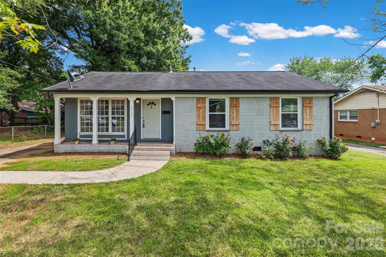 4713 Tanglebriar Dr., Charlotte, NC 28208