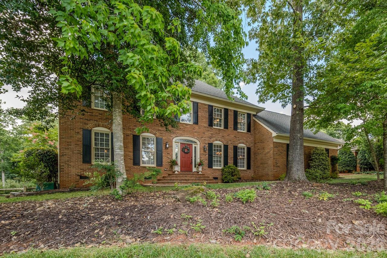 5910 Summerston Pl., Charlotte, NC 28277