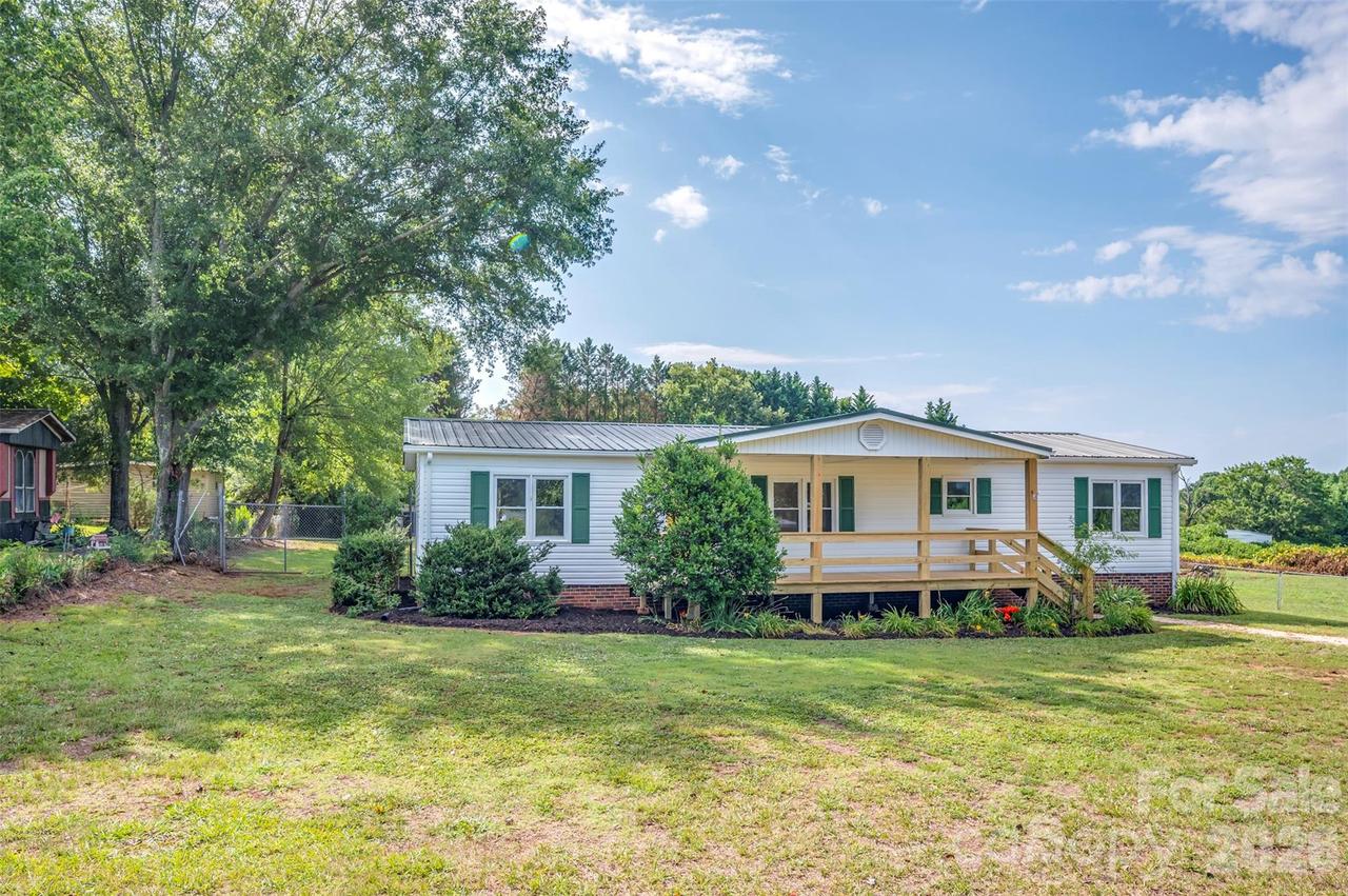 299 Ellenboro Henrietta Rd., Ellenboro, NC 28040