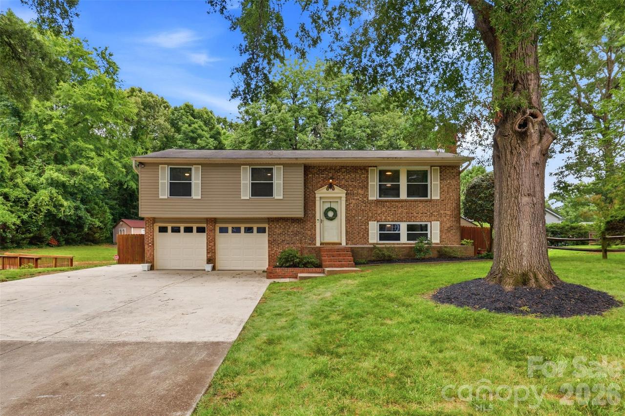 716 Regency Dr., Charlotte, NC 28211