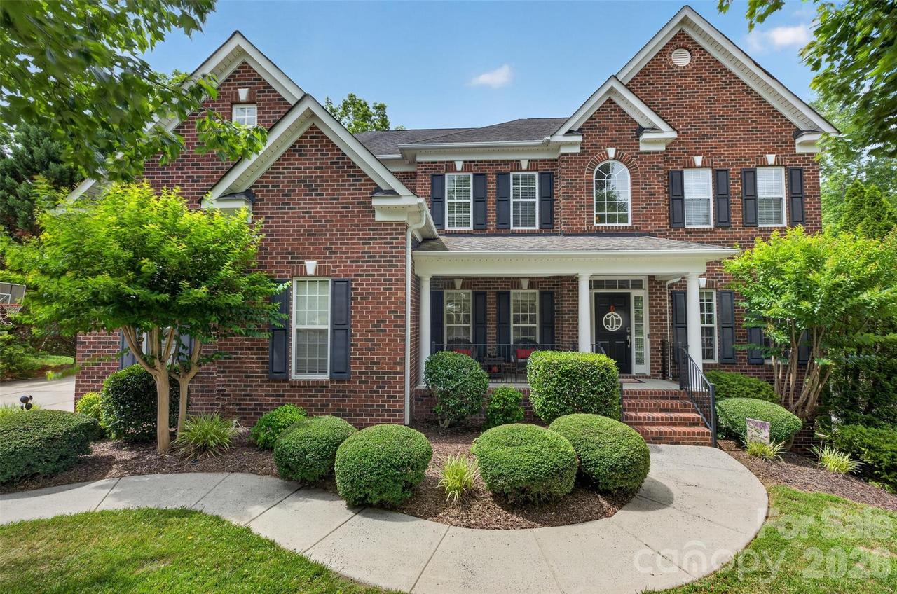 9220 Kensington Forest Dr., Harrisburg, NC 28075