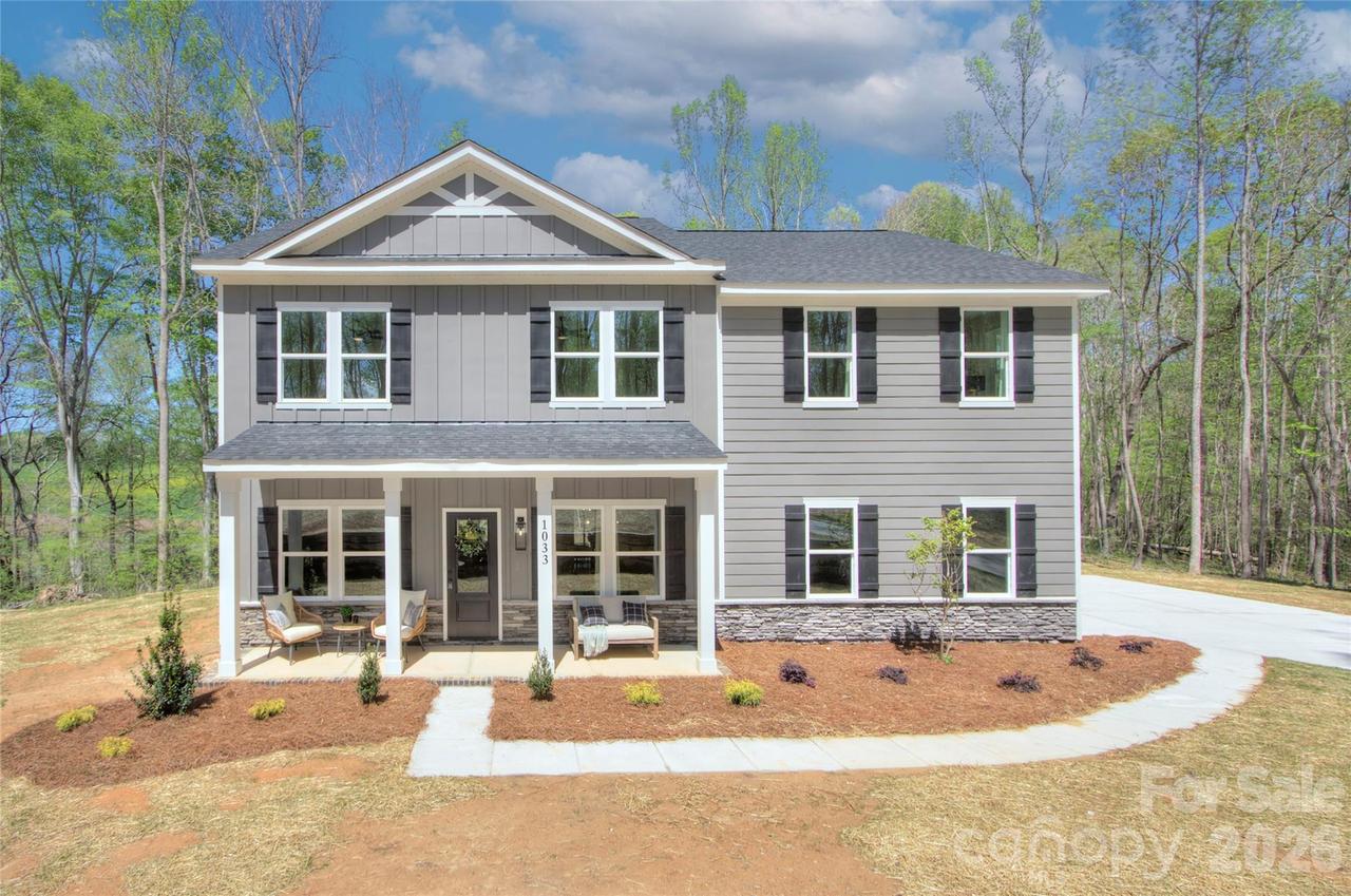1033 Harrogate Dr., Bessemer City, NC 28016