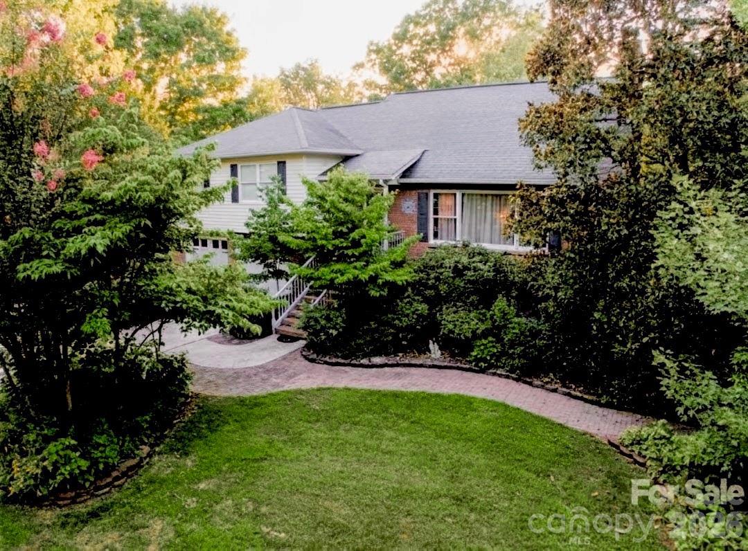 119 Country Meadow Ln., Kings Mountain, NC 28086