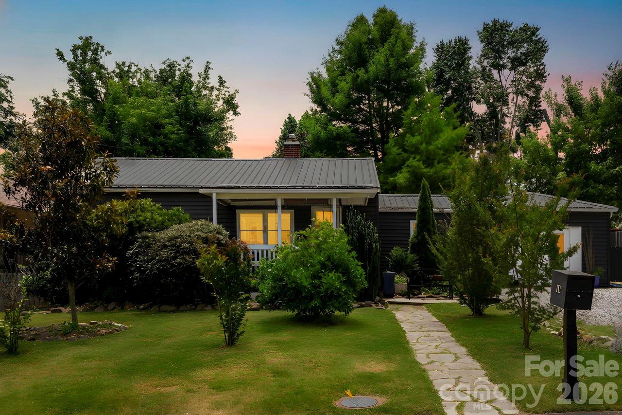 10 Eola Ave., Asheville, NC 28806