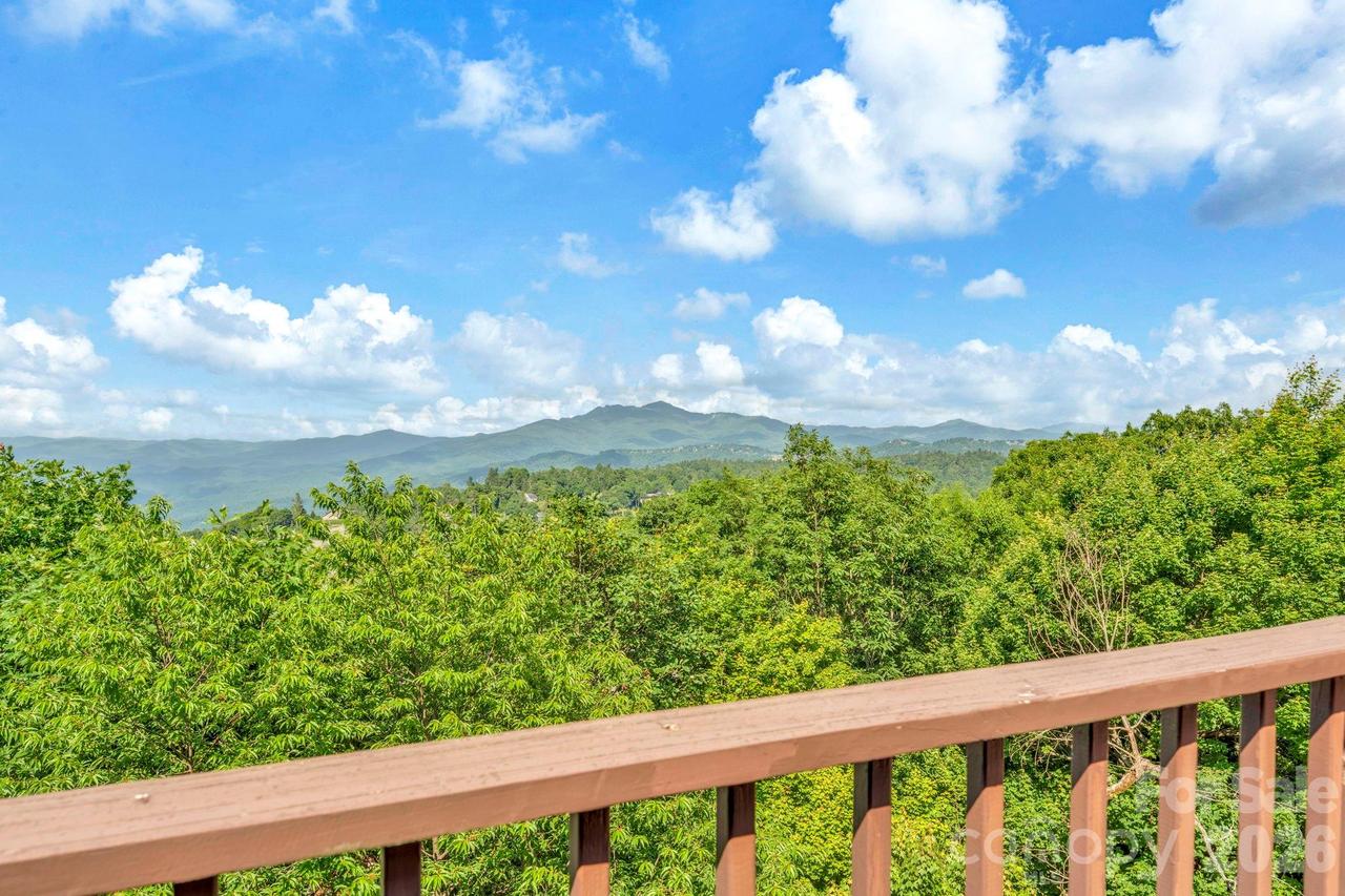 483 W Green Hill Dr., Blowing Rock, NC 28605