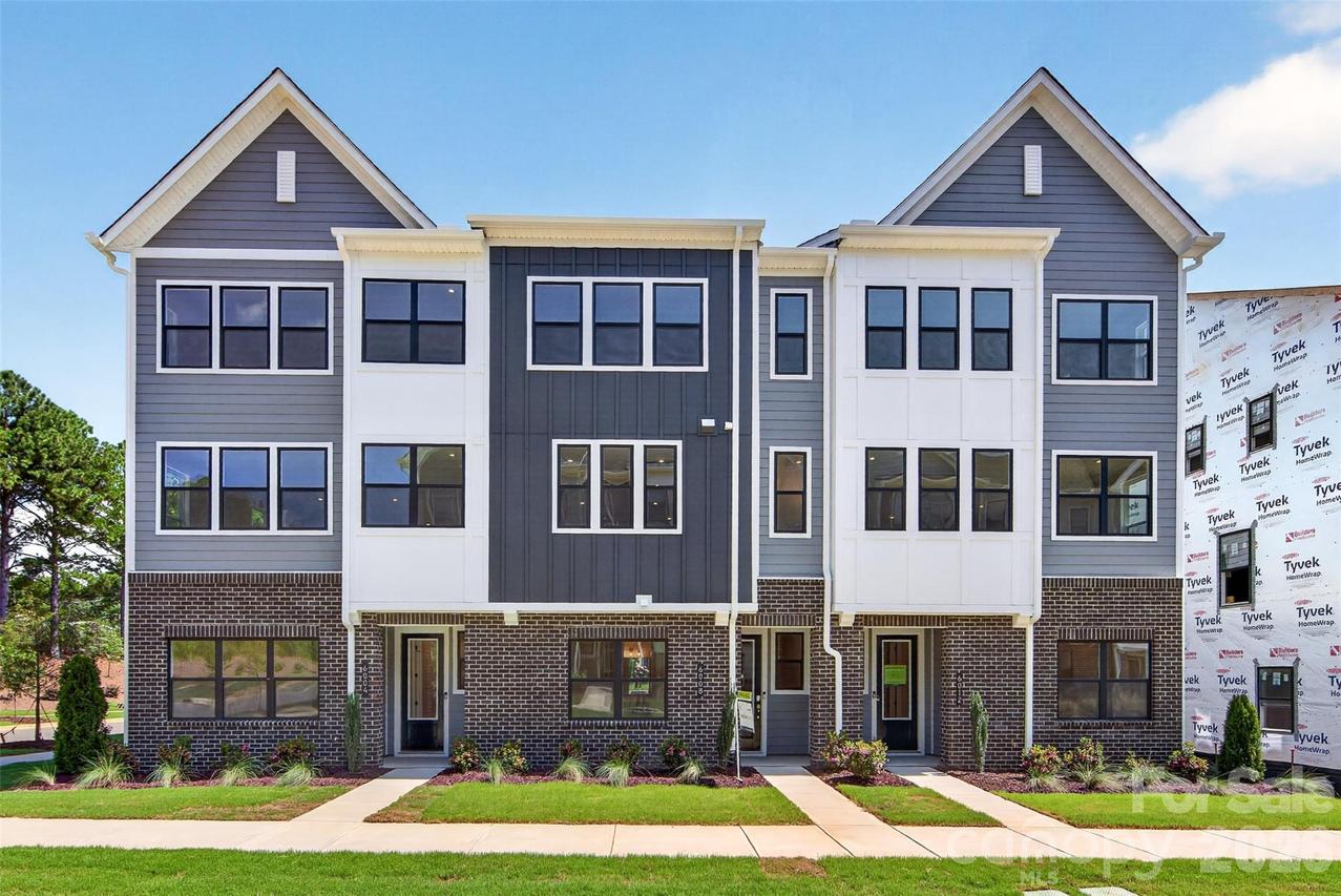 6008 Yellow Buckeye Dr., Charlotte, NC 28277