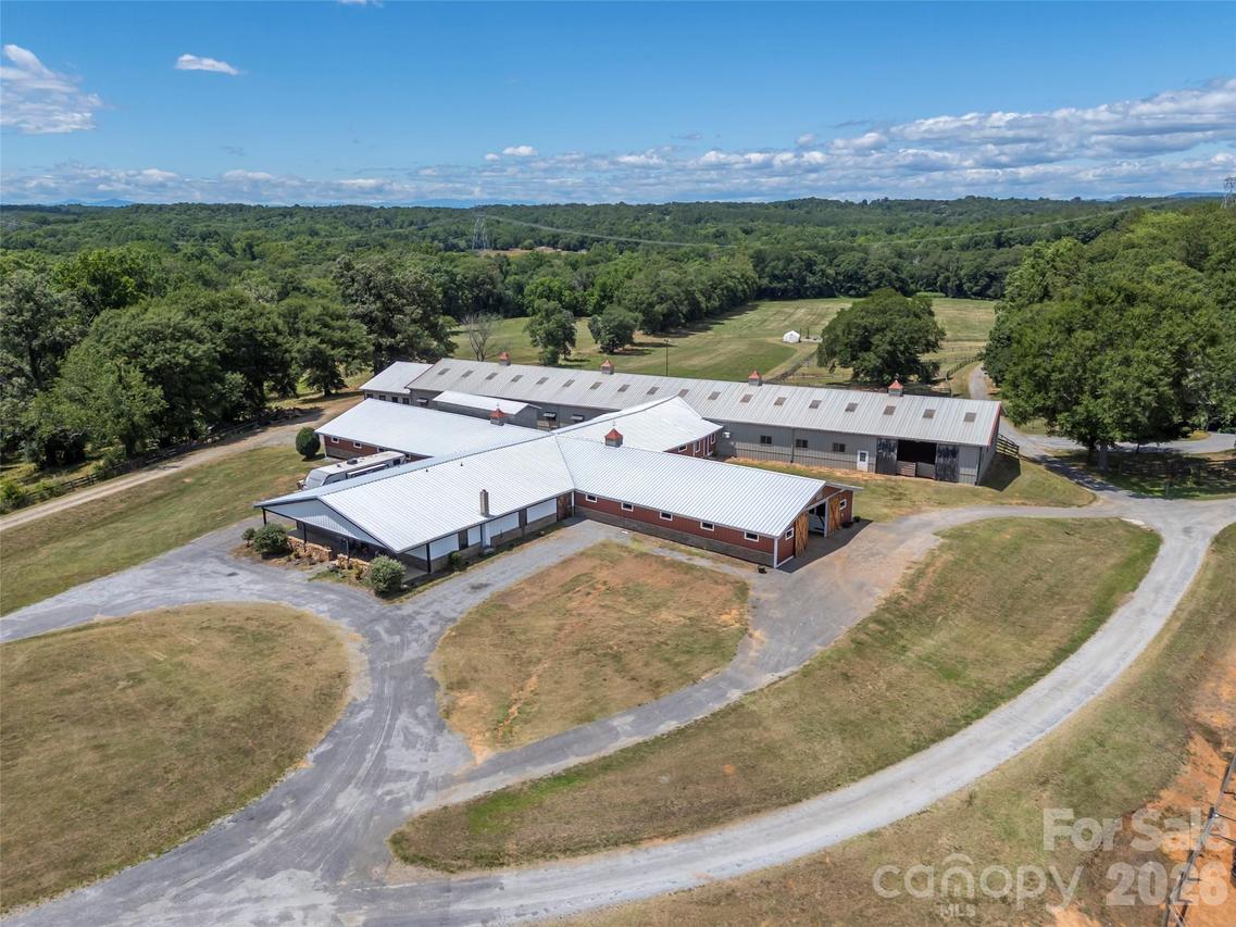 140 Joanda Farm Rd., Mooresboro, NC 28114