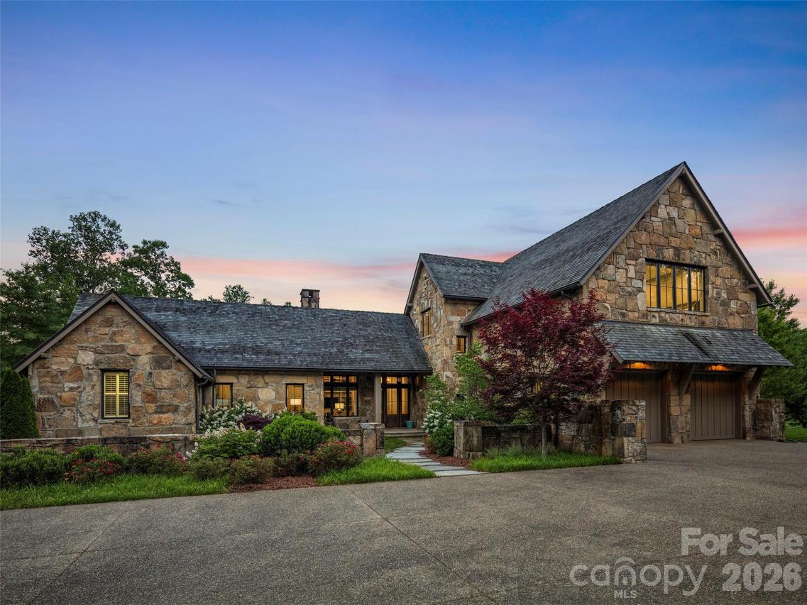332 Walnut Valley Pkwy., Arden, NC 28704