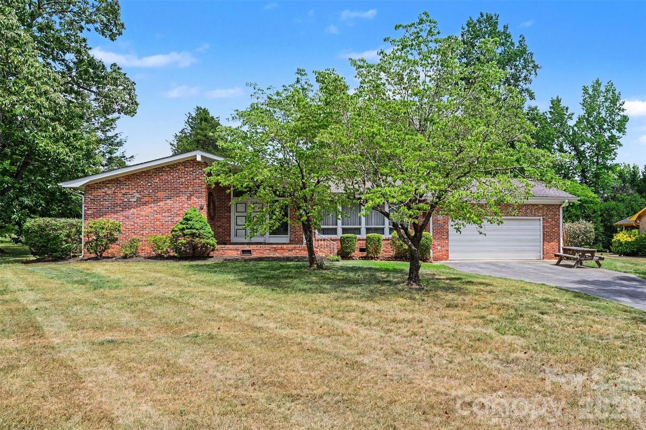 207 Sills Dr., Salisbury, NC 28146