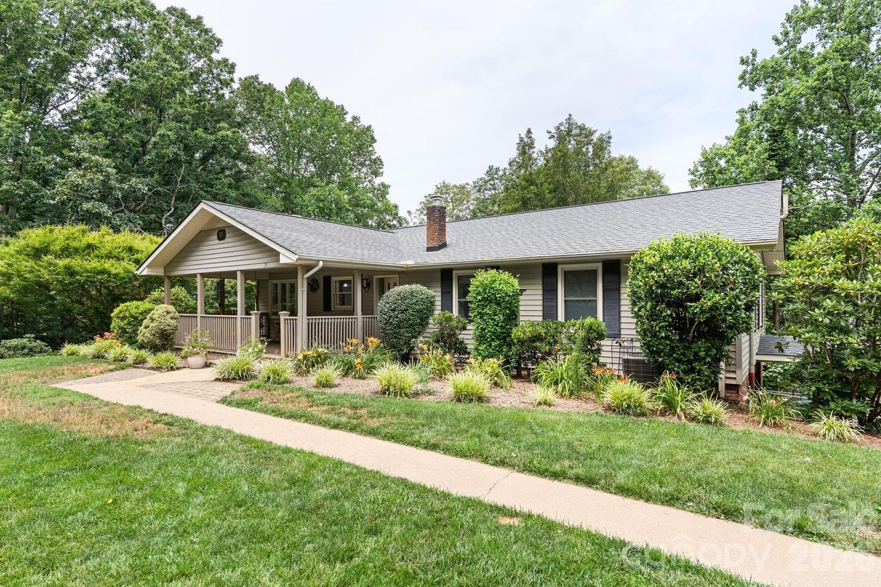 33 Coffey Cir., Asheville, NC 28806